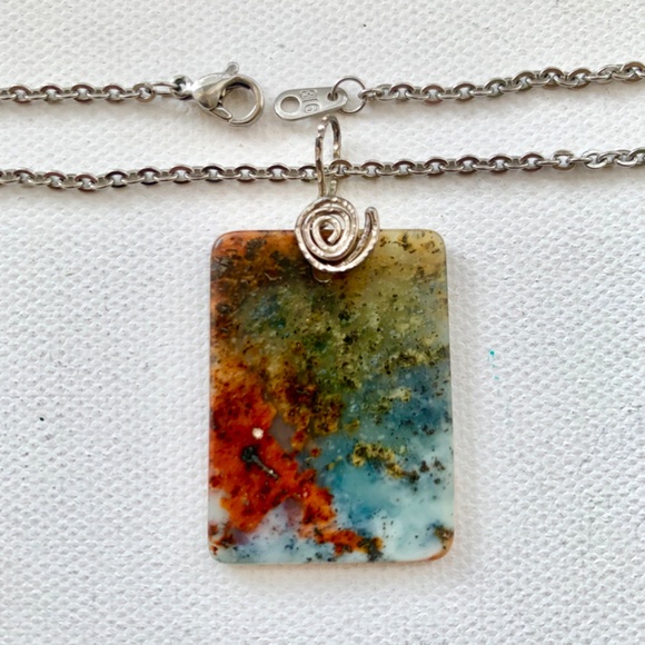 Natural Stone or Fossilized Plant Life Pendant w/ Stainless Steel Detail & Chain - Picture 4 of 9